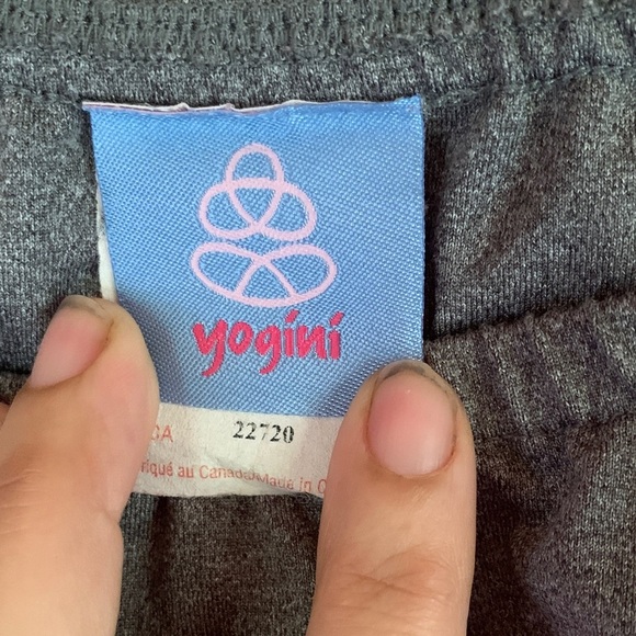 Stylish Kids Leggings in Gray with Pink Accent - Picture 2 of 7